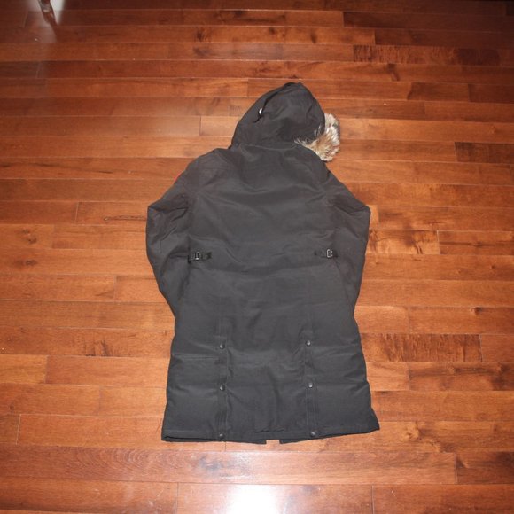 Canada Goose (Ladies Kensington Parka) - Picture 11 of 14